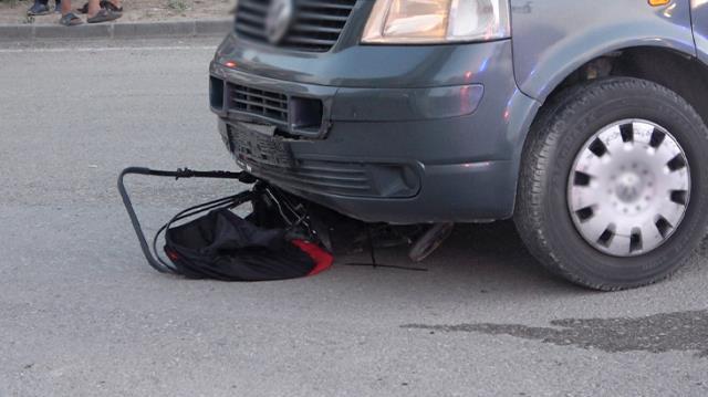 Çarpışıp sürüklenen araçlar bebek arabası ve yayalara çarptı: 1 ölü 7 yaralı