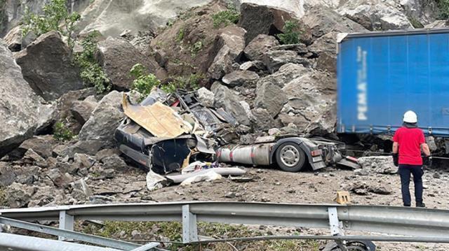Son Dakika: Artvin'de heyelan! Ölü ve yaralıların olduğu bölgeden gelen görüntüler endişe verici