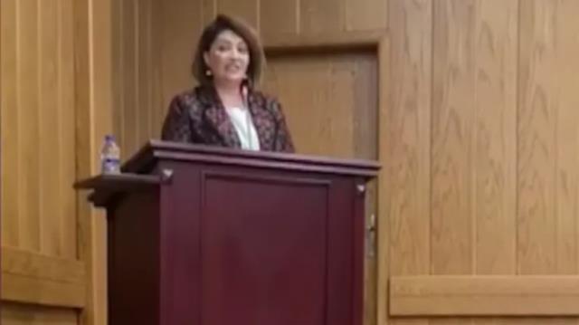 AK Partili Meclis üyesi Esra Yılmaz Mamak Belediyesi'ni eleştirdi, salon bir anda karıştı