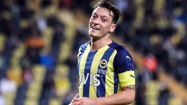 Mesut Özil, Başakşehir'de! Yıldız futbolcunun yarın sözleşme imzalaması bekleniyor
