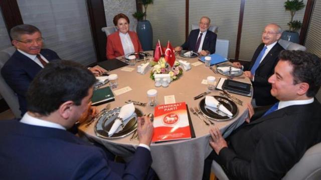 Gelecek Partisinin kurucu isminden Babacan'a ağır sözler: En büyük hata sizi adam yerine koyup teklif götürmekti