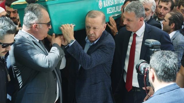 Cumhurbaşkanı Erdoğan, yakın dostunu böyle uğurladı: Hakan sen de hakkını bize helal et