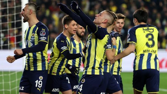 Hull City, Fenerbahçe'den 3. transferi de yapıyor! Dimitris Pelkas, 72 saat içinde resmen açıklanacak