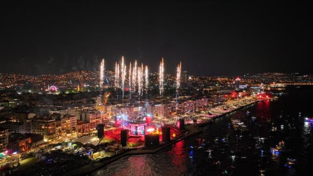 Tarkan konserine kaç kişi katıldı? İzmir Tarkan konserine katılan kişi sayısı kaç?