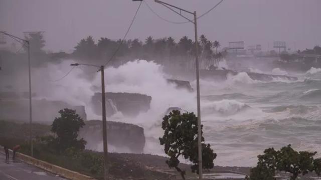 Günlerdir uyarıları yapılan kasırga ABD'yi çok sert vurdu! İlk günün faturası bir hayli ağır