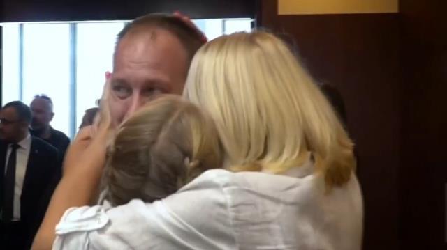 Ukrayna'nın Azov Taburu askerleri aileleriyle buluştu! Görüşmede duygusal anlar yaşandı