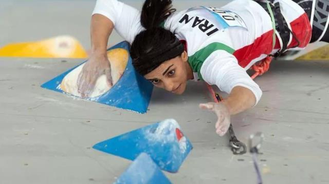 Güney Kore'de başörtüsüz yarışan ve günlerdir haber alınamayan İranlı sporcu, sessizliğini bozdu