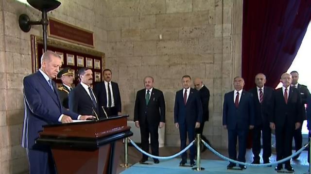 Cumhuriyet'in 99. yılı! Devlet erkanı Cumhurbaşkanı Erdoğan önderliğinde Anıtkabir'de