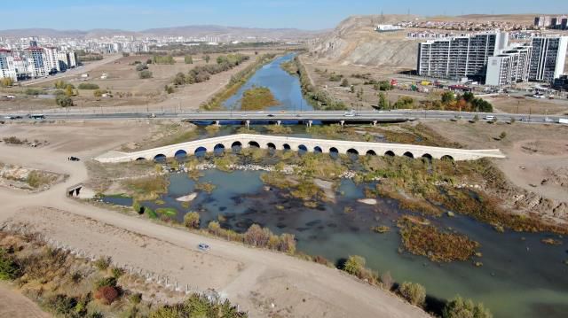 Türkiye'nin en uzun nehri Kızılırmak otlağa dönüştü, manzara herkesi ürküttü