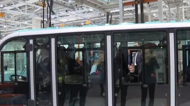 Bakan Varank, 'Togg'un üretimi İtalya'da yapılıyor' eleştirilerine Cumhurbaşkanı Erdoğan'ın Togg Teknoloji Kampüsü'ndeki görüntüleri ile yanıt verdi