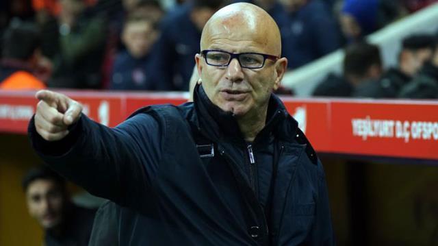 Duyanlar şaştı kaldı! Galatasaray'ın rakibi Ofspor'un hocası, efsane milli futbolcunun ağabeyi çıktı