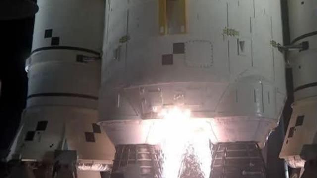NASA'nın Orion uzay aracını taşıyan Artemis I başarıyla fırlatıldı