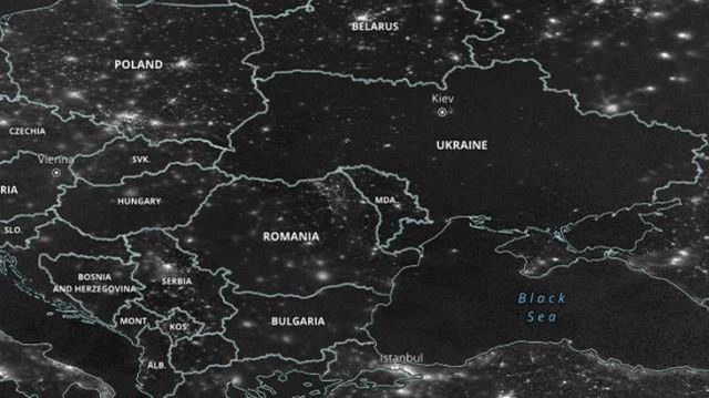 Rusya'nın füze saldırıları sonrasında Ukrayna karanlığa gömüldü