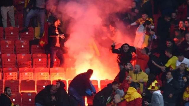 Son Dakika: PFDK, Göztepe-Altay maçındaki olaylardan dolayı Göztepe'ye 4 maç, Altay'a ise 6 maç seyircisiz oynama cezası verdi