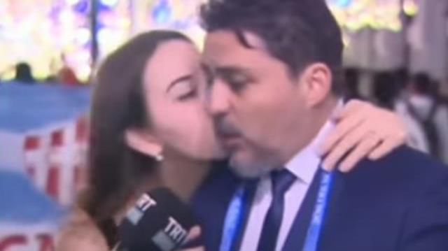 Sosyal medya yıkıldı! Rusya'da kadın taraftarın öptüğü TRT yorumcusu, Katar'da da tehlike atlattı