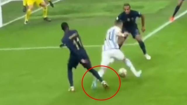 Fransızları çıldırtan penaltı kararı! Herkes bu pozisyonu konuşuyor