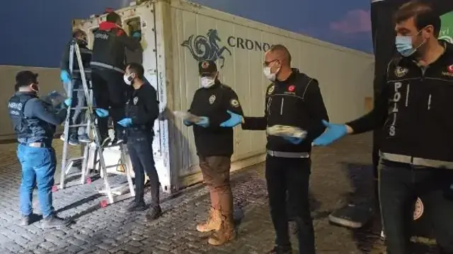 Mersin Limanı'nda patates yüklü gemide 45 kilo kokain ele geçirildi