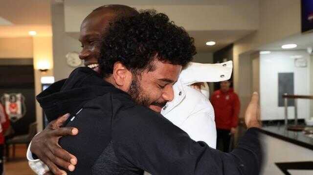 Bir sonraki karede neler oldu neler! Tüm arkadaşları Aboubakar ile Rosier'i hayran hayran izledi
