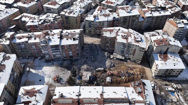 Çinli Sivil Kurtarma Ekibi Malatya'da Enkazlar Arasında Hayatta Kalanları Arıyor