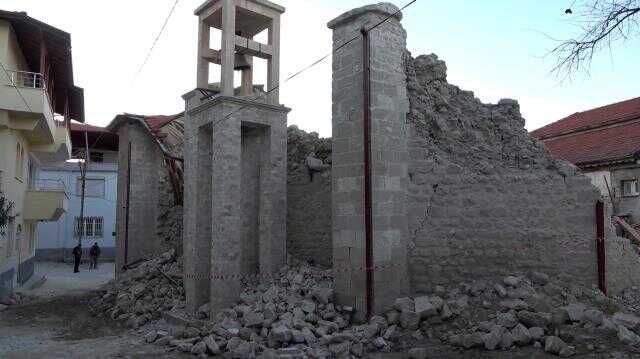 Asırlardır ayakta duran tarihi Meryem Ana Ortodoks Kilisesi depremde yıkıldı