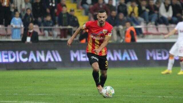 Kayserispor Başkanı Çamlı'dan Beşiktaş'a imza atan Onur Bulut'a isyan: Sanırım bunlar akıllı biz salağız