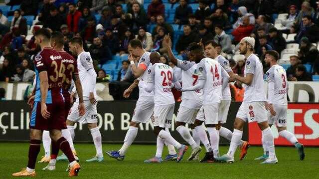 Son şampiyon Trabzonspor'un serisi bitti! Ligin son sırasındaki Ümraniyespor'a kaybettiler