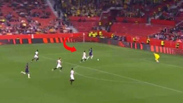 Bu nasıl kaçar! Joshua King saç baş yoldurdu
