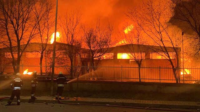 Tekirdağ'da parfüm fabrikasında çıkan yangın kontrol altına alındı