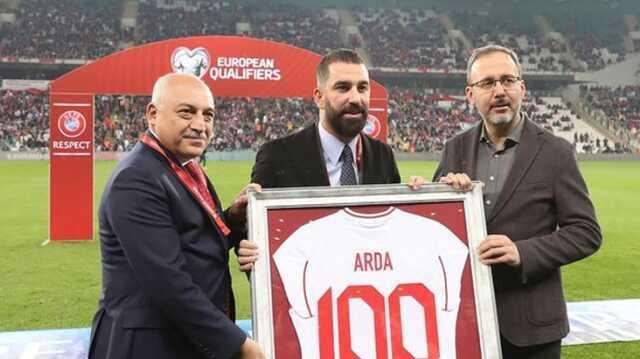 Süper Lig ekibinden Arda Turan bombası! Milli Takım'a gidecek derken ters köşe yaptı