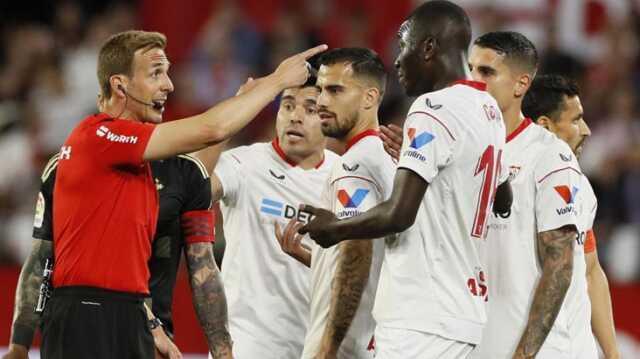 Ne olduysa 4 dakikada oldu! Fenerbahçe'yi Avrupa'dan eleyen Sevilla'ya evinde soğuk duş