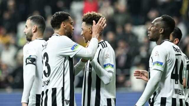 Adı 'Dostluk maçı' olsa da müsabaka nefes kesti! Kartal, dünya devini sahadan sildi