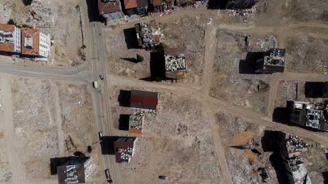 Depremin yıktığı Hatay'da enkaz kalktı, koca şehir adeta dümdüz oldu! Görüntüler yürek dağlıyor