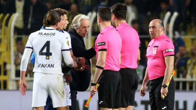 Devre biter bitmez sahaya daldı! Fenerbahçe-Ankaragücü maçında teknik adama sarı kart
