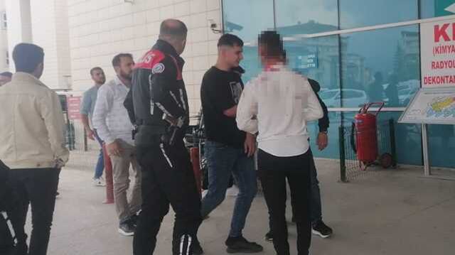 Bayramlaşmada 50 kişi birbirine girdi