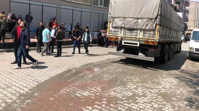 Kağızman'da feci kaza: Tırın altında kalan öğrencilerden biri hayatını kaybetti, diğerinin durumu ağır