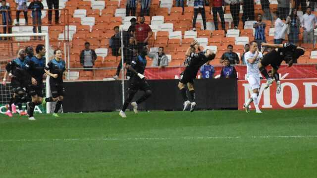 Süper Lig'de bol gollü çılgın maç! Düelloyu Adana Demirspor kazandı