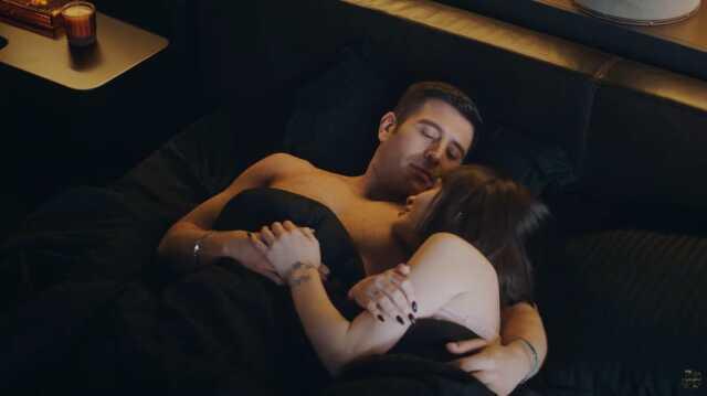 Camdaki Kız'da ihanet! Hayri, Nalan'ı Laz Kızı'yla aldatıyor