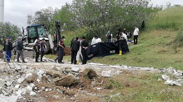 SİLİVRİ'DE TARLAYA GÖMÜLMÜŞ 3 CESET BULUNDU