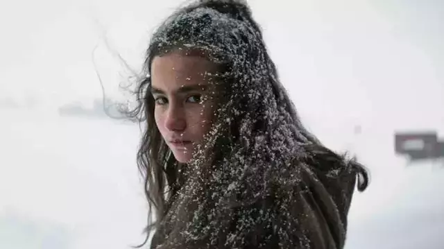 Merve Dizdar'a Cannes'ta ödül kazandıran Kuru Otlar Üstüne filmi neyi anlatıyor? İşte konusu