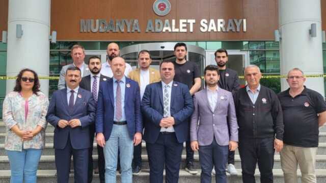 Bursa'da sandık görevlilerine Atatürk ve Türk Bayrağı rozeti takma yasağı