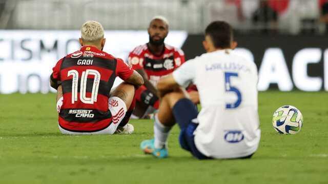 İşte futbol bu! Oyuncular ve hakemler ırkçılığa uğrayan Vinicius için bakın ne yaptı