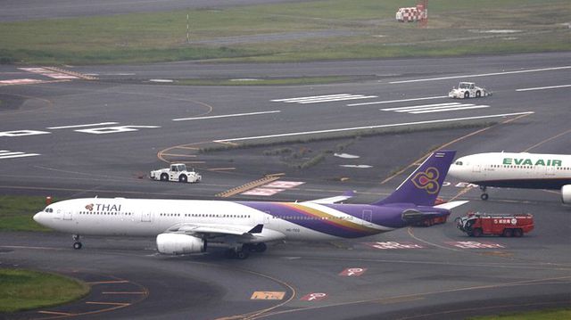 Tokyo Haneda Havalimanı''nda iki yolcu uçağı çarpıştı