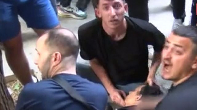 İzmir''deki finalde olay! Çevik kuvvet, Fenerbahçe taraftarına biber gazıyla müdahale etti