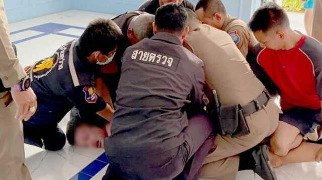 Tayland bu olayı konuşuyor! Erkek arkadaşı bacaklarından tutup aşağıya sallandırdı: Rus kadın feci şekilde can verdi