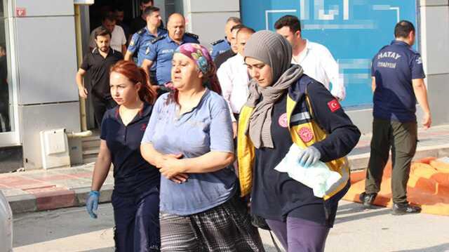 İskenderun'da annesini balkondan atmaya çalışan zanlı yakalandı