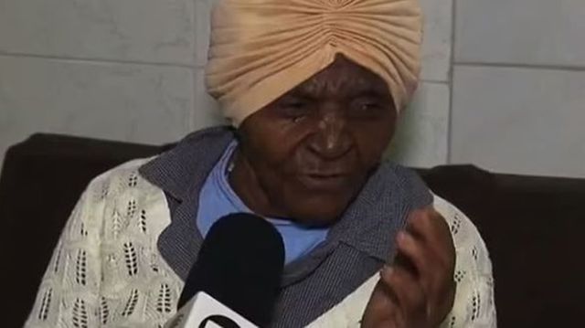 Dünyanın en yaşlı kadını doğum gününü kutladı! Pastayı 107 yaşındaki kız kardeşiyle üflediler