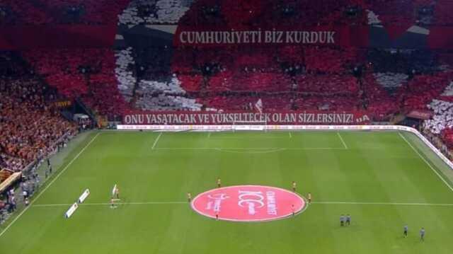 Galatasaray'dan Cumhuriyet'in 100. yılına özel koreografi