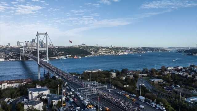Dünyada eşi benzeri olmayan koşu başladı! İşte İstanbul Maratonu'ndan özel kareler