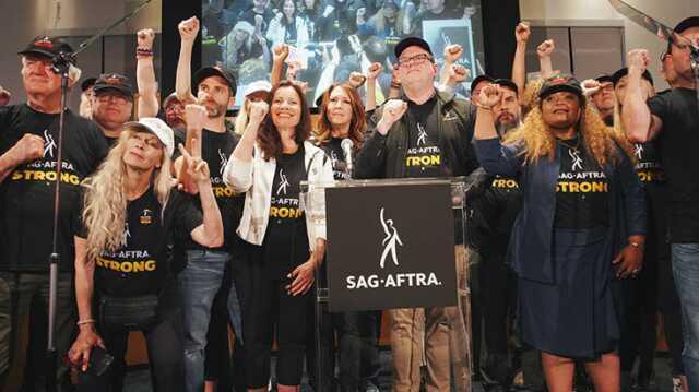 Hollywood'da grevde olan oyuncular 118 günün ardından yapımcılarla anlaşmaya vardı