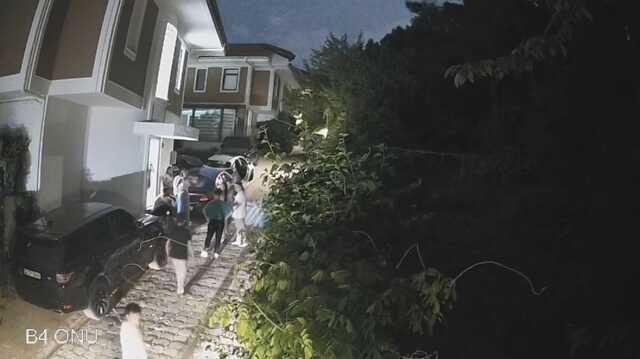 Dilan ve Engin Polat'ın komşuları ile park kavgası! Yumruk attığı anın görüntüsü ortaya çıktı